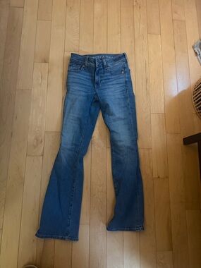 American Eagle Outfitters Women's Medium Blue Flare Jeans 00 SHORT